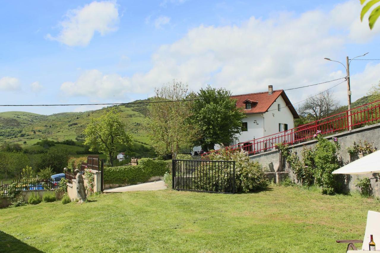 Hostal Lazkotzenea Mezkiriz Exterior foto