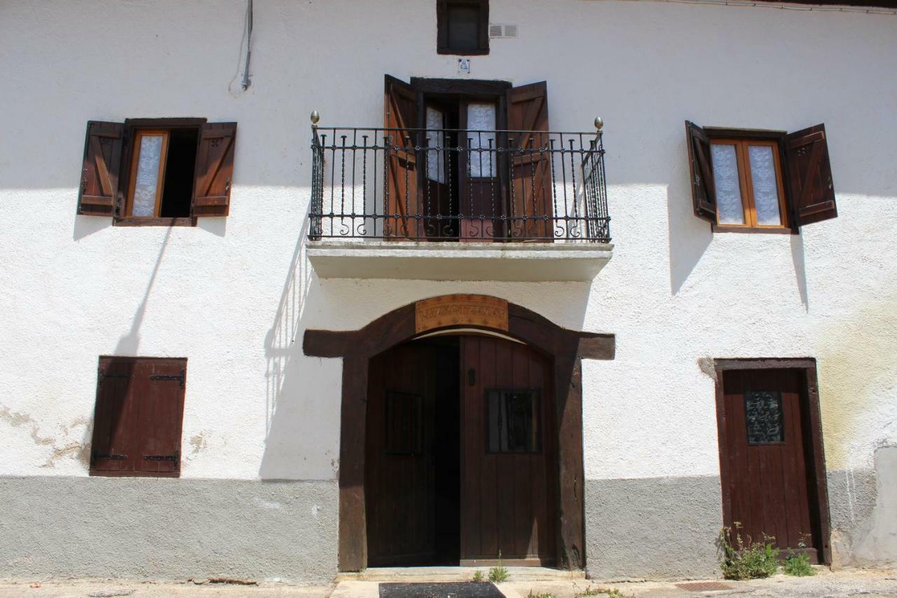 Hostal Lazkotzenea Mezkiriz Exterior foto