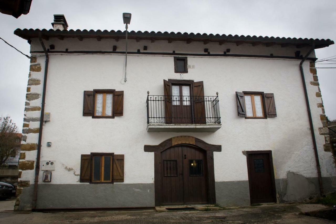 Hostal Lazkotzenea Mezkiriz Exterior foto